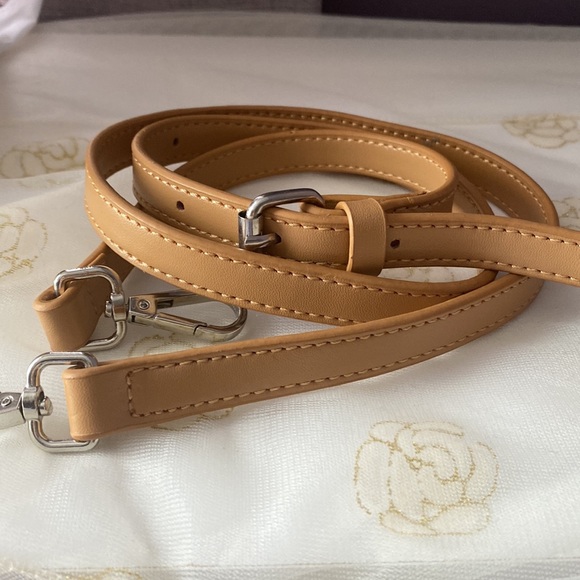 Colab real leather bag BRAND NEW with strap - Picture 8 of 9